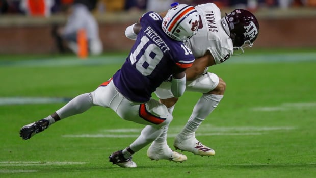 Nehemiah Pritchett makes a tackle vs Texas A&M.